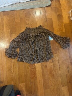 CeCe Brown Leopard Off-the-Shoulder Blouse NWT size xs
